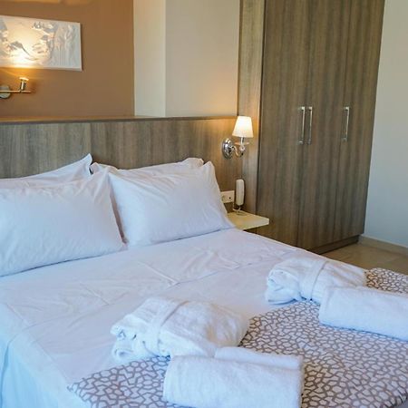 Agnes Deluxe Hotel Pefkochori Habitación foto